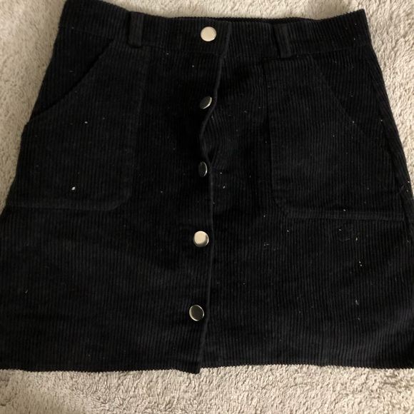 skirt - Picture 2 of 3